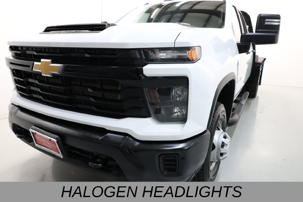 Chevrolet Silverado 3500HD Vehicle Full-screen Gallery Image 39