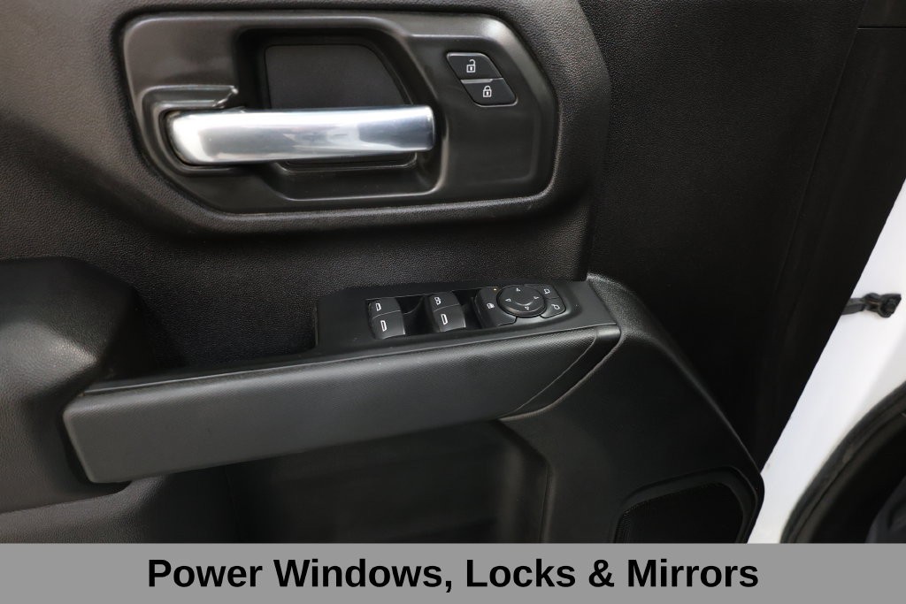 Chevrolet Silverado 3500HD Vehicle Full-screen Gallery Image 41