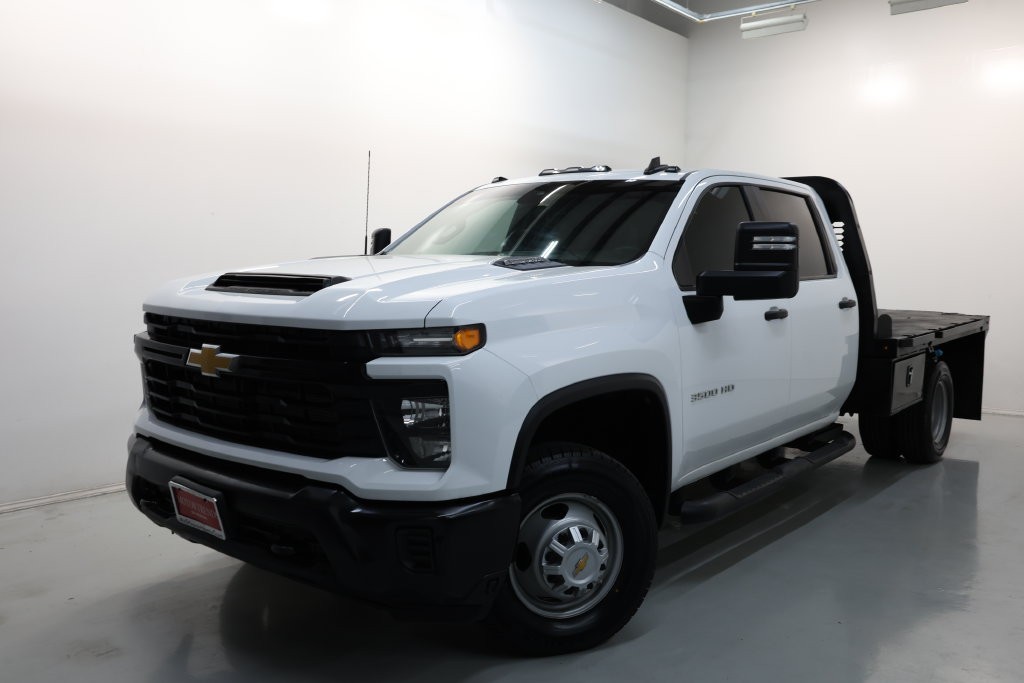 Chevrolet Silverado 3500HD Vehicle Full-screen Gallery Image 44
