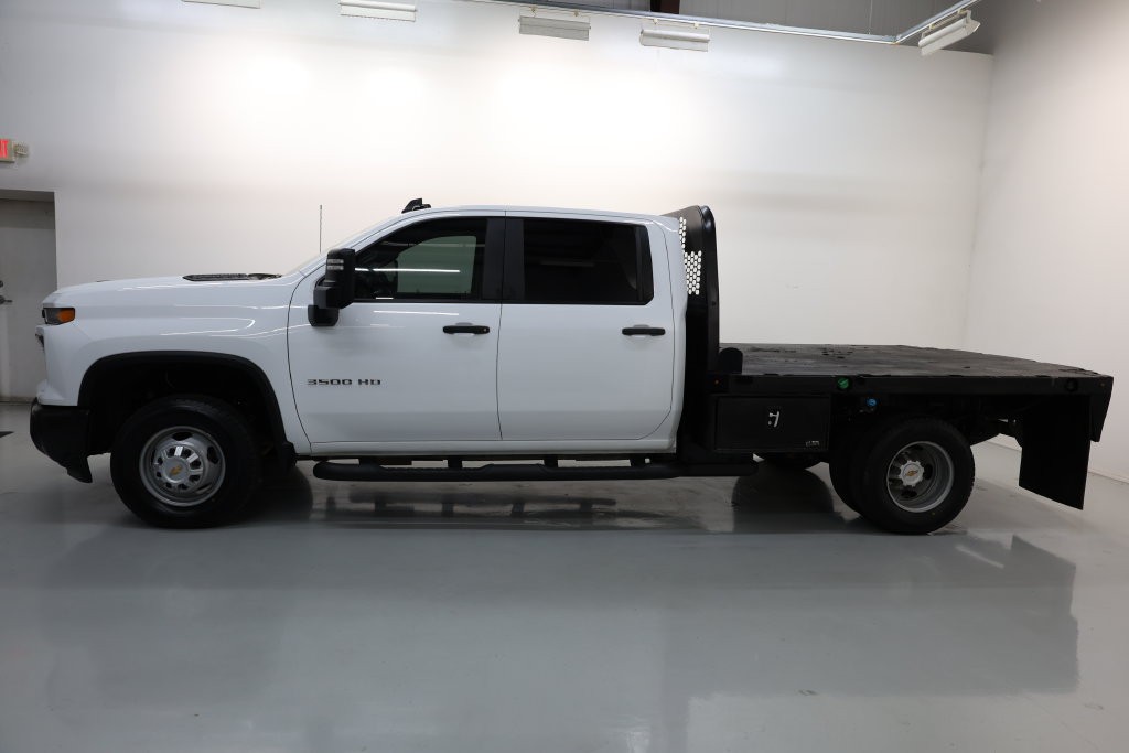 Chevrolet Silverado 3500HD Vehicle Full-screen Gallery Image 46