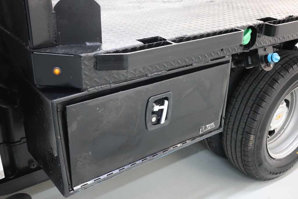 Chevrolet Silverado 3500HD Vehicle Full-screen Gallery Image 67