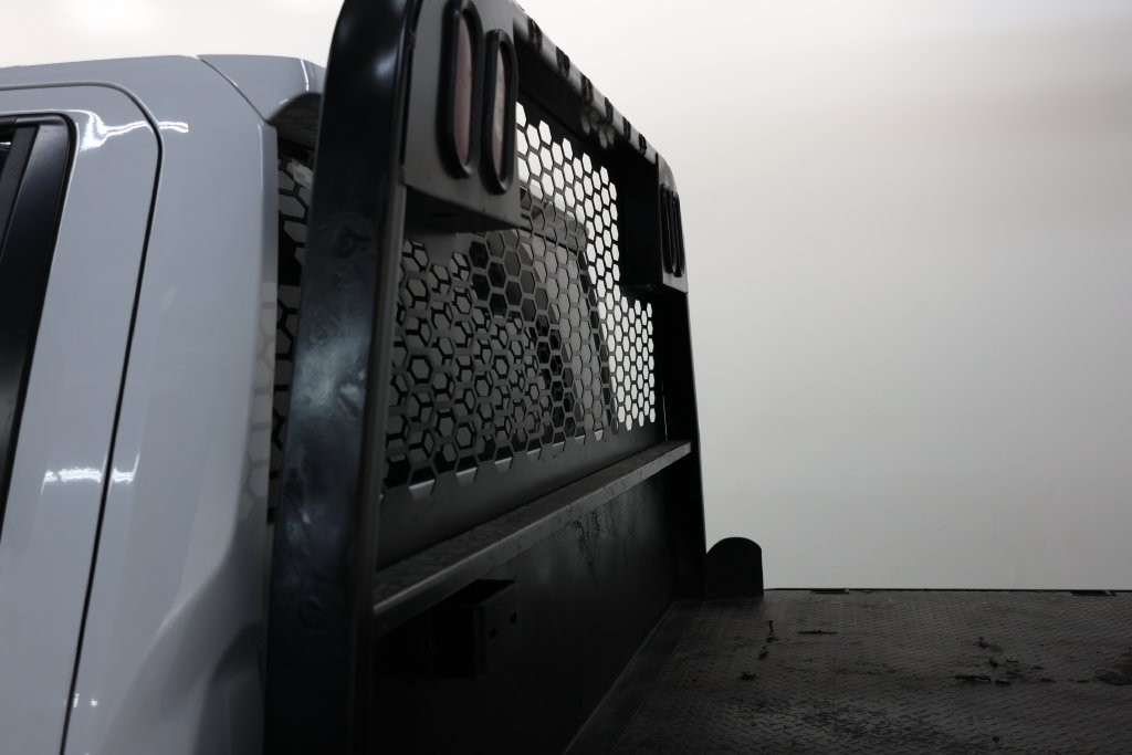 Chevrolet Silverado 3500HD Vehicle Full-screen Gallery Image 69