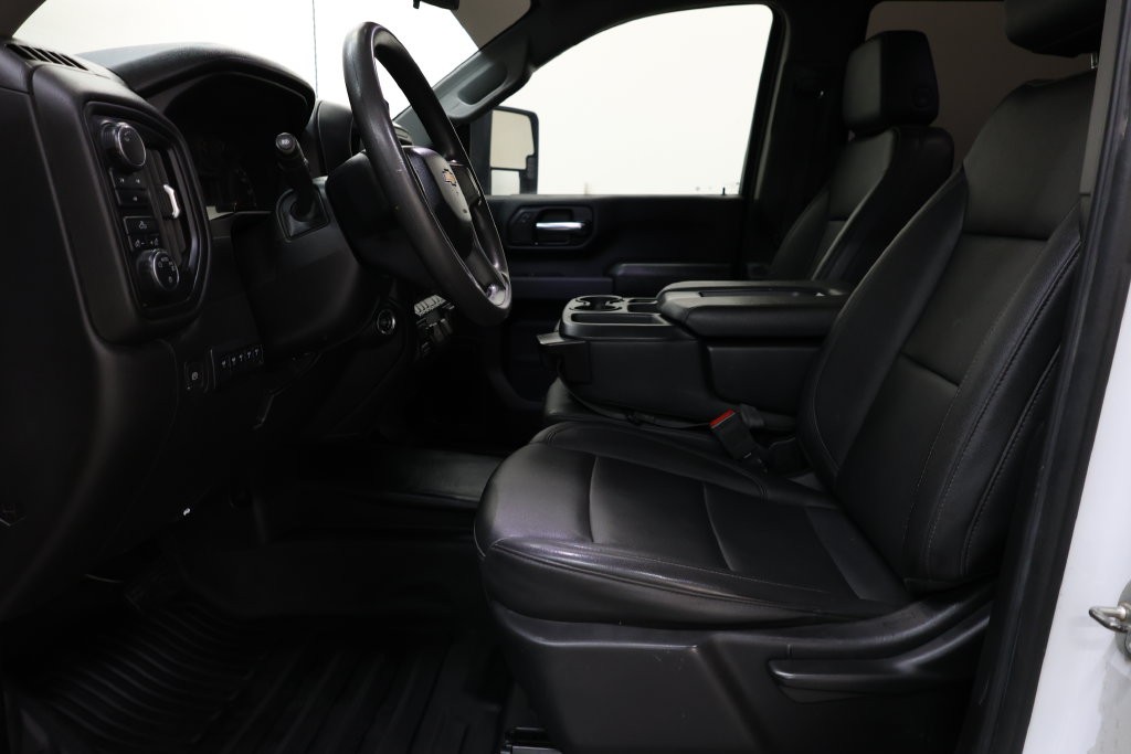 Chevrolet Silverado 3500HD Vehicle Full-screen Gallery Image 71