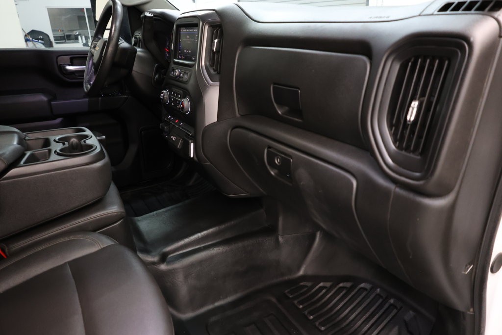 Chevrolet Silverado 3500HD Vehicle Full-screen Gallery Image 74