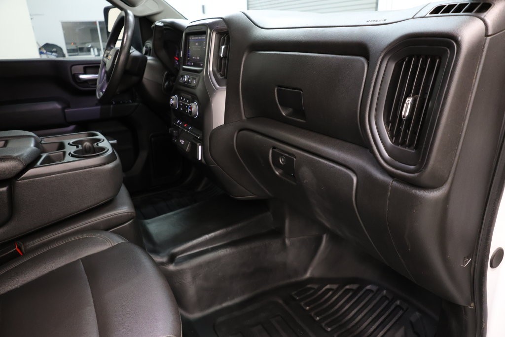 Chevrolet Silverado 3500HD Vehicle Full-screen Gallery Image 75