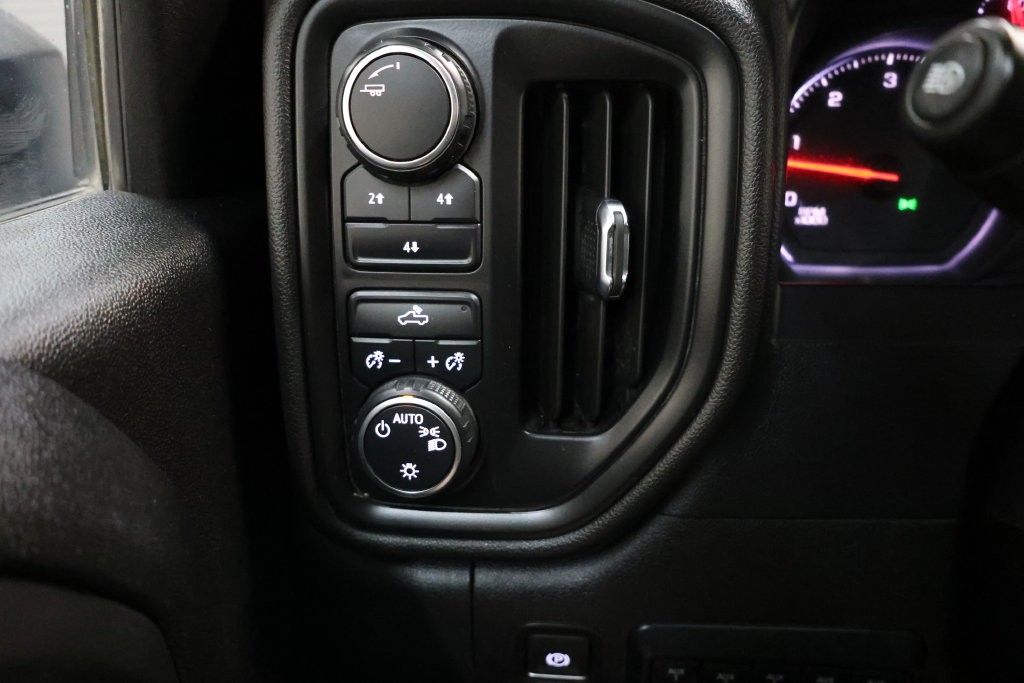 Chevrolet Silverado 3500HD Vehicle Full-screen Gallery Image 84