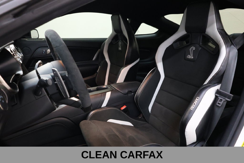 Ford Mustang Vehicle Full-screen Gallery Image 10