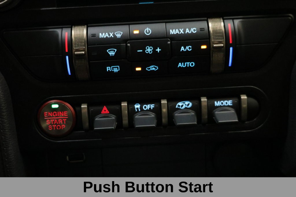 Ford Mustang Vehicle Full-screen Gallery Image 24