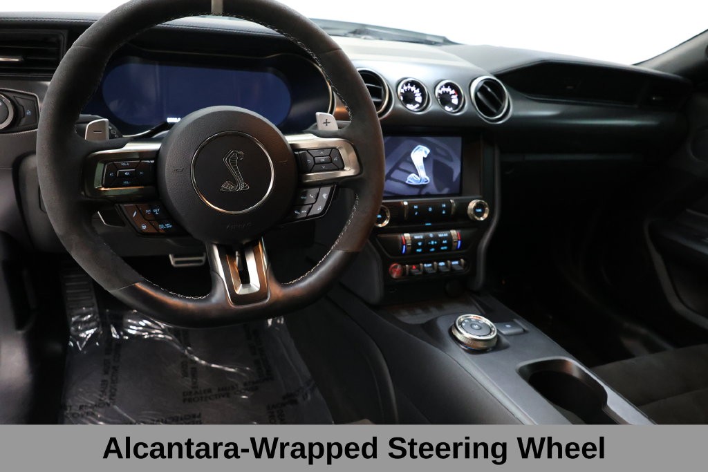 Ford Mustang Vehicle Full-screen Gallery Image 37