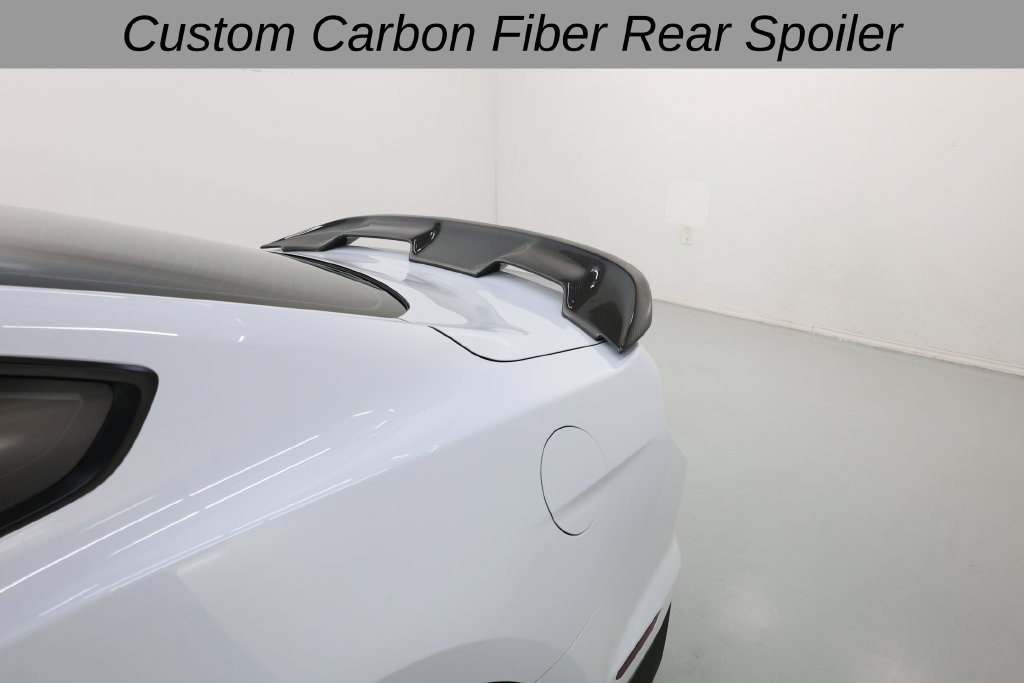 Ford Mustang Vehicle Full-screen Gallery Image 43