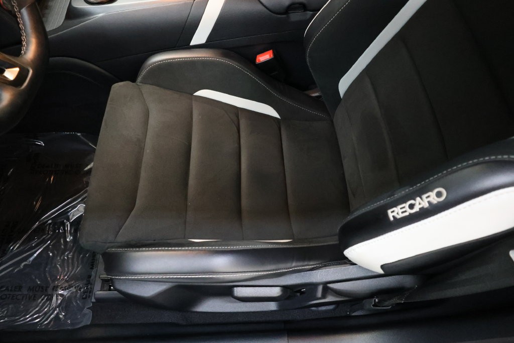 Ford Mustang Vehicle Full-screen Gallery Image 78