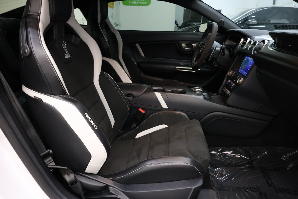 Ford Mustang Vehicle Full-screen Gallery Image 81