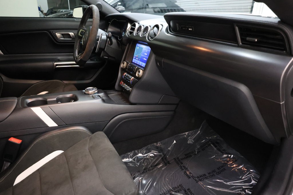 Ford Mustang Vehicle Full-screen Gallery Image 82