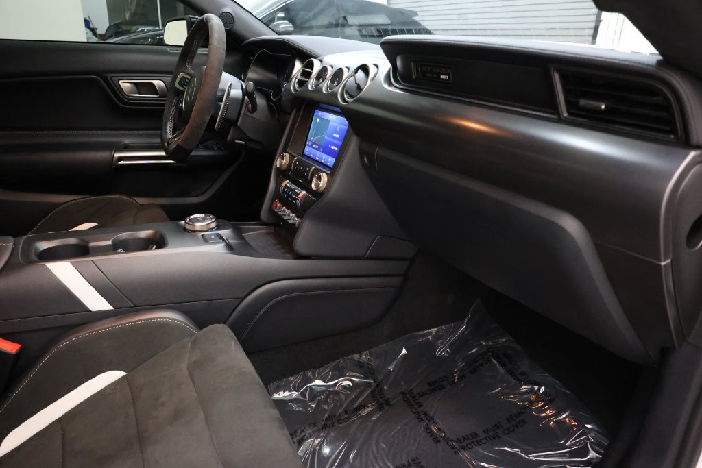 Ford Mustang Vehicle Full-screen Gallery Image 83