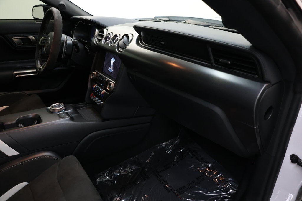 Ford Mustang Vehicle Full-screen Gallery Image 90
