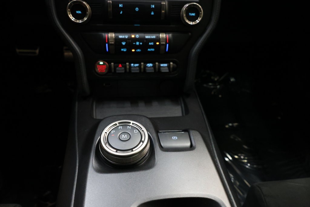 Ford Mustang Vehicle Full-screen Gallery Image 95