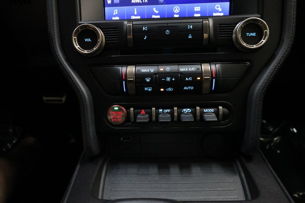 Ford Mustang Vehicle Full-screen Gallery Image 97