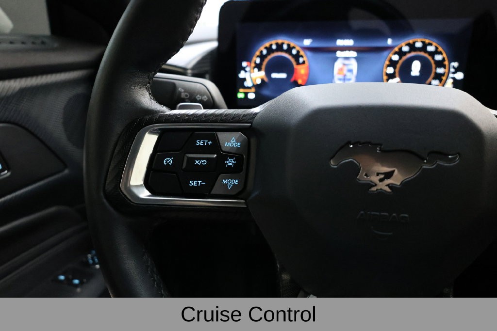 Ford Mustang Vehicle Full-screen Gallery Image 37