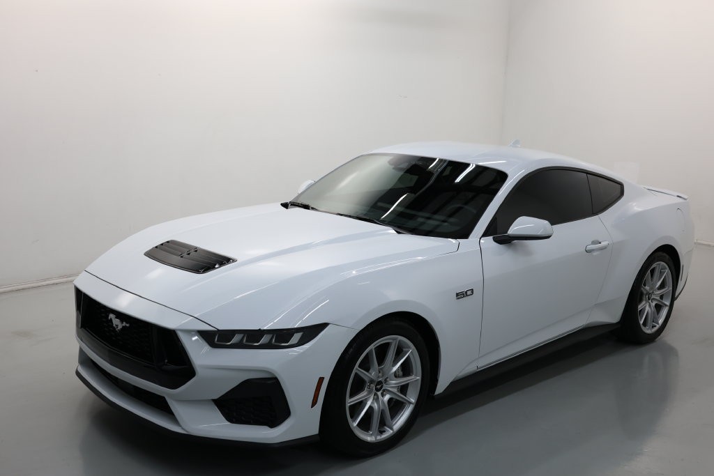 Ford Mustang Vehicle Full-screen Gallery Image 48