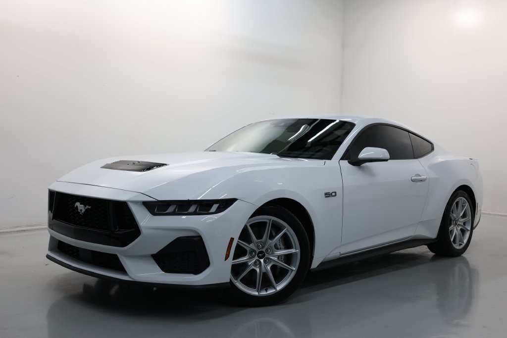 Ford Mustang Vehicle Full-screen Gallery Image 49