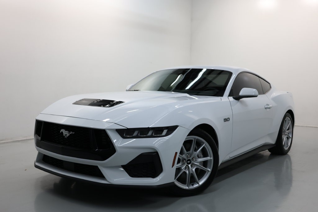 Ford Mustang Vehicle Full-screen Gallery Image 50