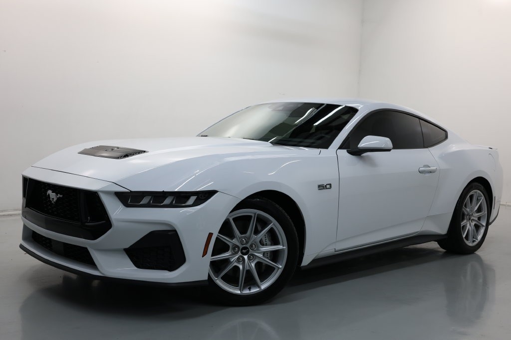 Ford Mustang Vehicle Full-screen Gallery Image 51