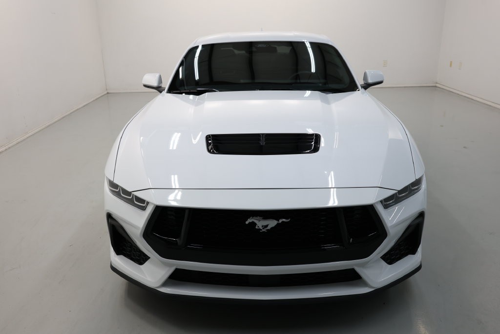 Ford Mustang Vehicle Full-screen Gallery Image 57