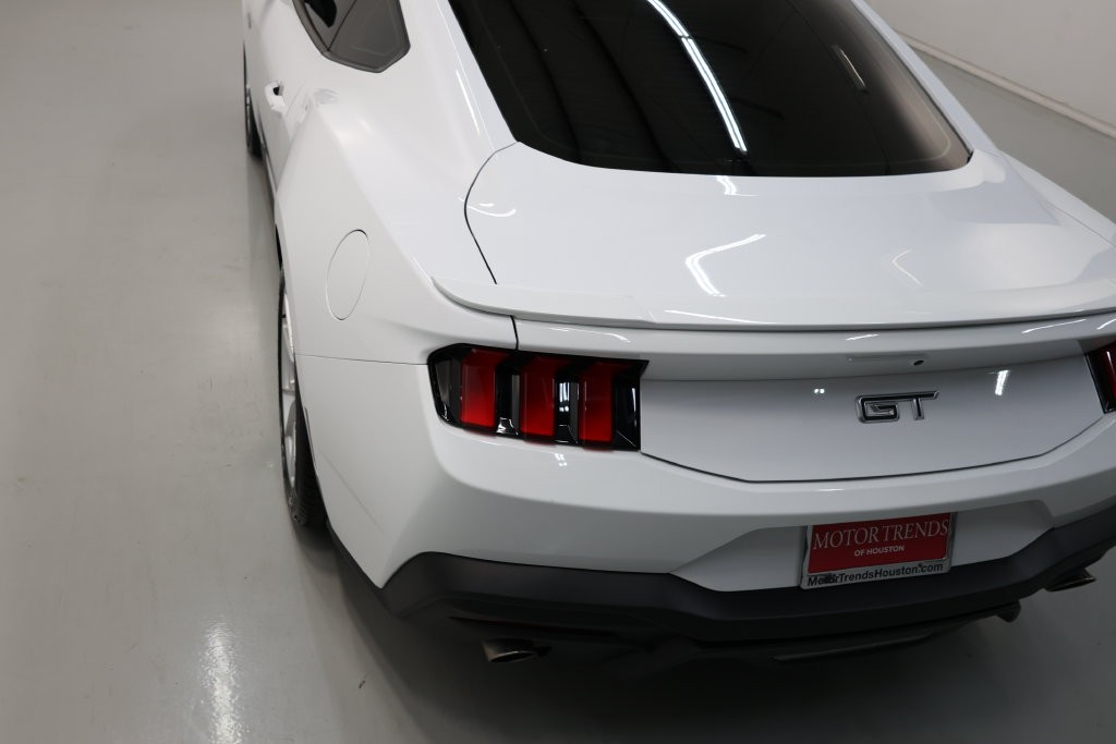 Ford Mustang Vehicle Full-screen Gallery Image 62