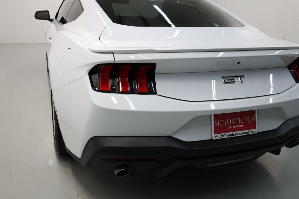 Ford Mustang Vehicle Full-screen Gallery Image 63