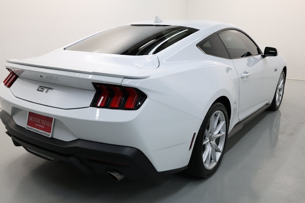 Ford Mustang Vehicle Full-screen Gallery Image 65