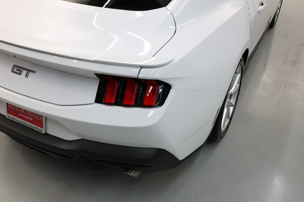 Ford Mustang Vehicle Full-screen Gallery Image 66