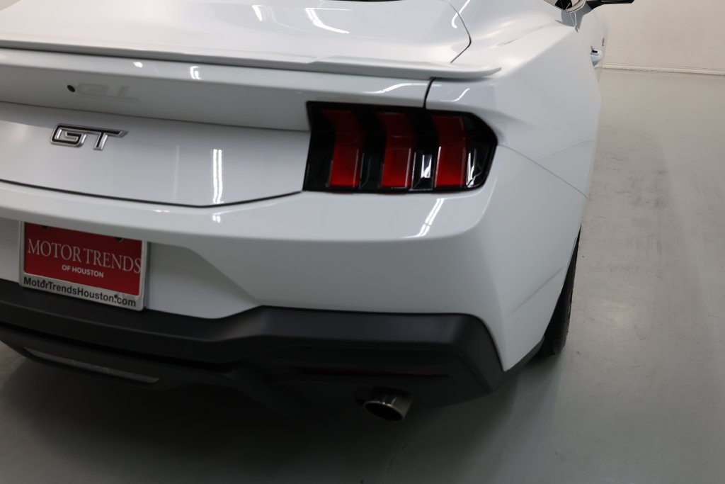 Ford Mustang Vehicle Full-screen Gallery Image 67