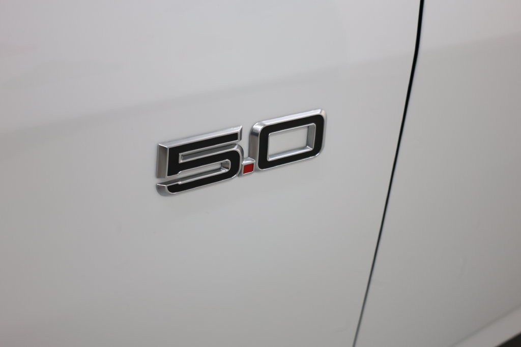 Ford Mustang Vehicle Full-screen Gallery Image 70