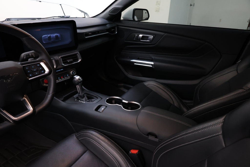 Ford Mustang Vehicle Full-screen Gallery Image 73