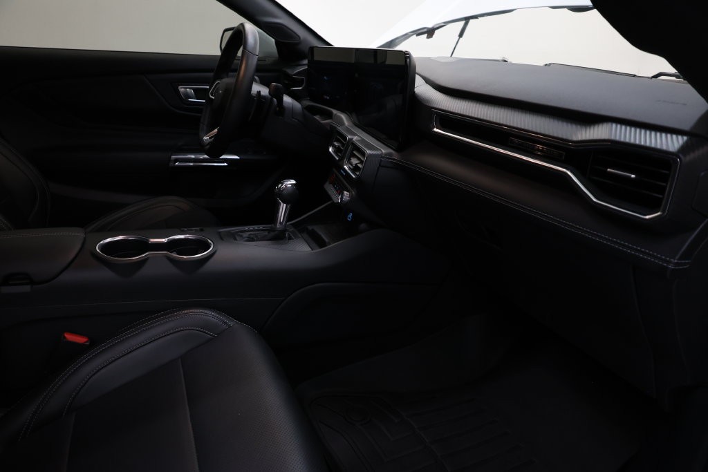 Ford Mustang Vehicle Full-screen Gallery Image 74
