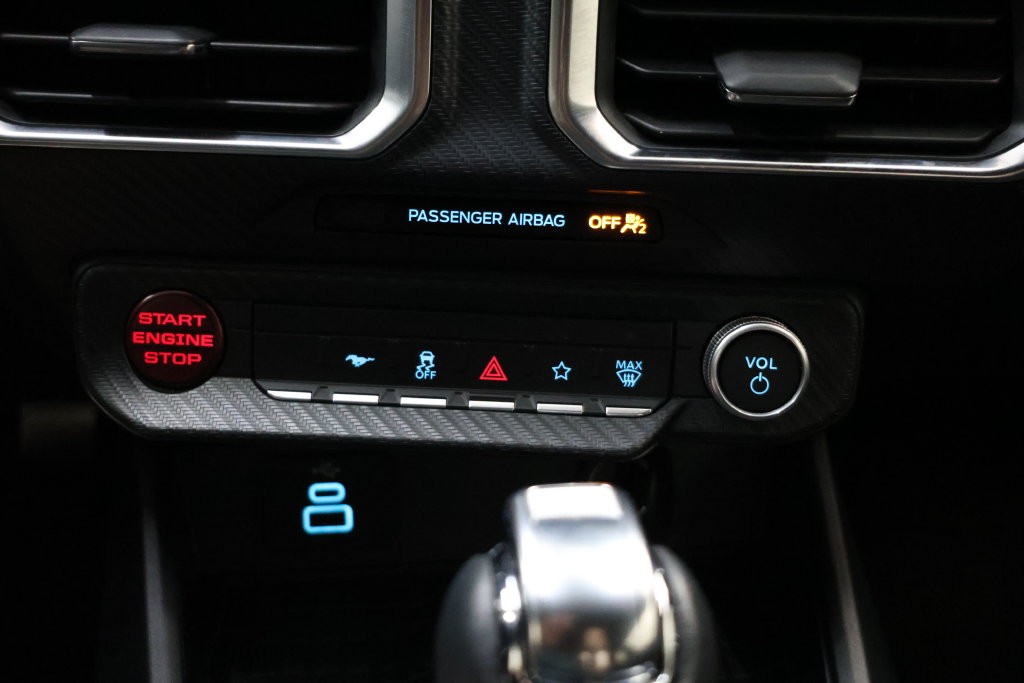 Ford Mustang Vehicle Full-screen Gallery Image 82