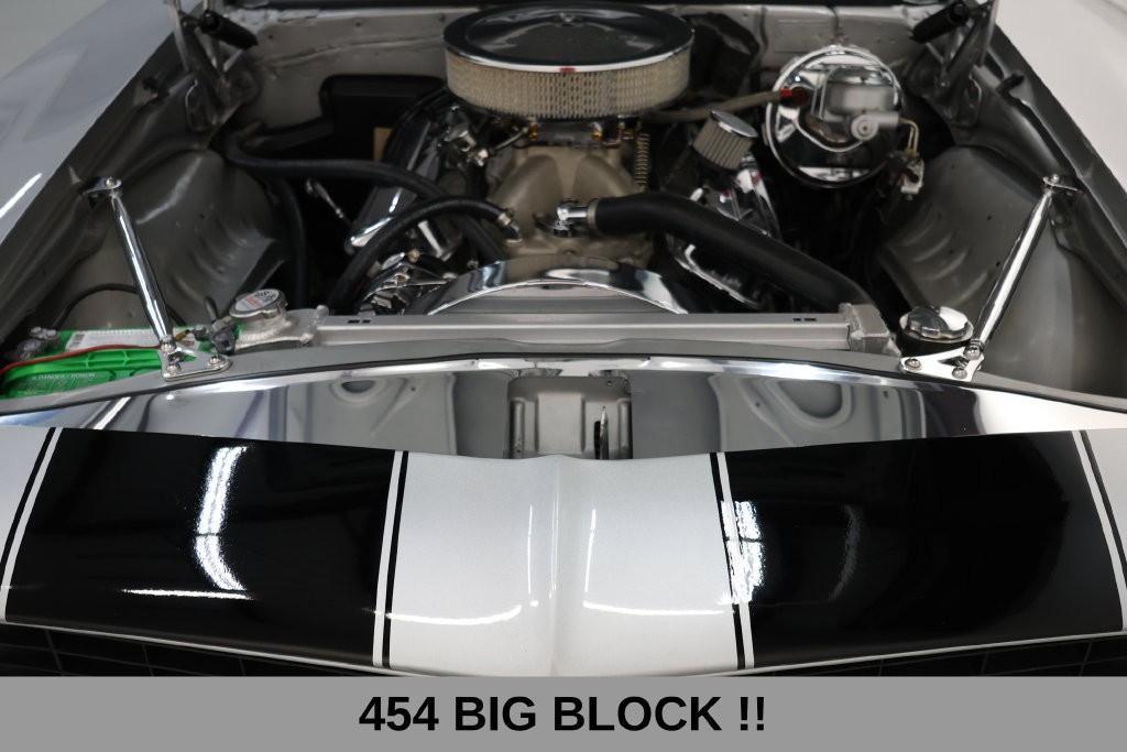 Chevrolet Camaro Vehicle Full-screen Gallery Image 05