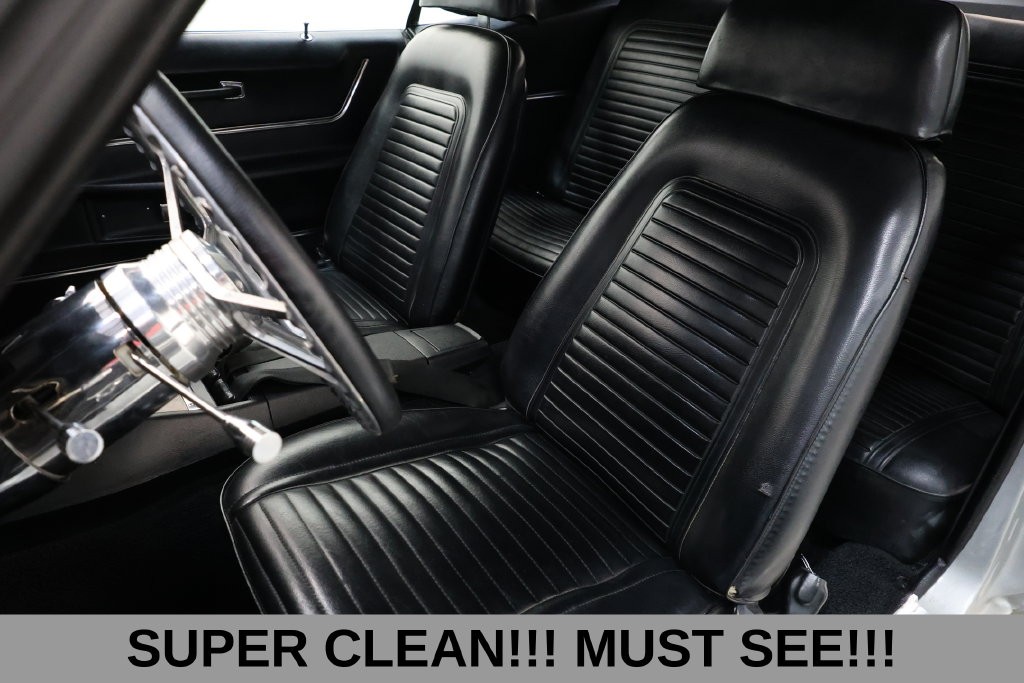 Chevrolet Camaro Vehicle Full-screen Gallery Image 08