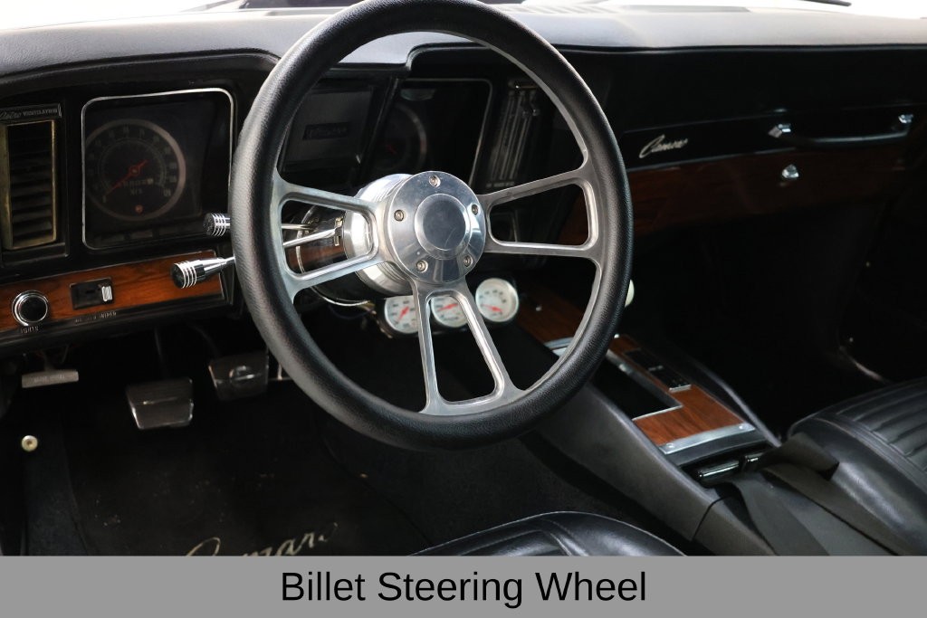 Chevrolet Camaro Vehicle Full-screen Gallery Image 15