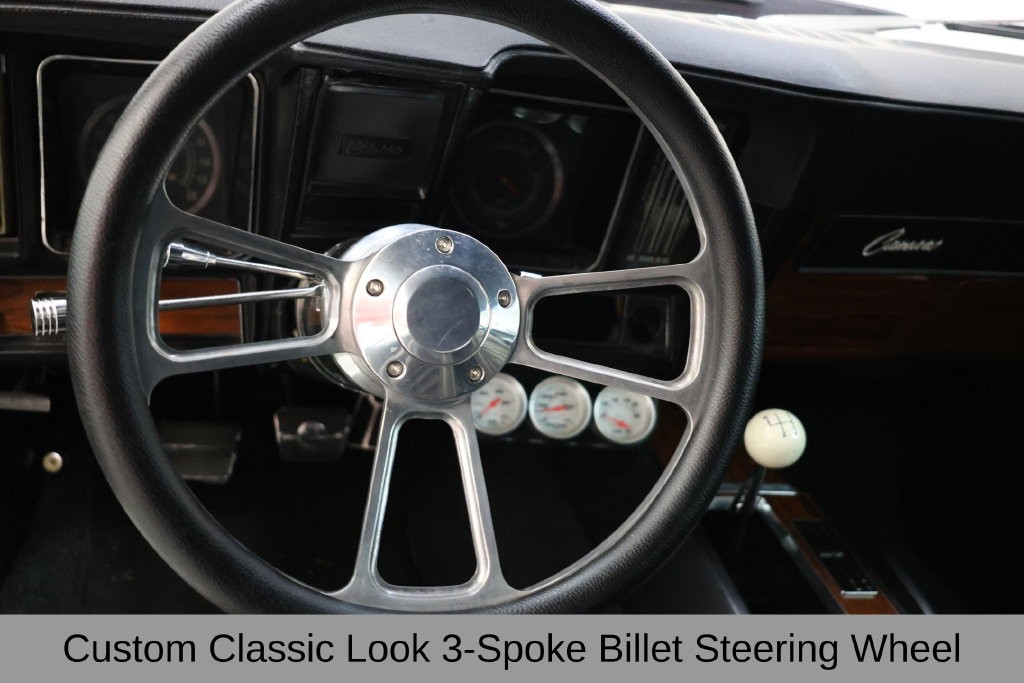 Chevrolet Camaro Vehicle Full-screen Gallery Image 25
