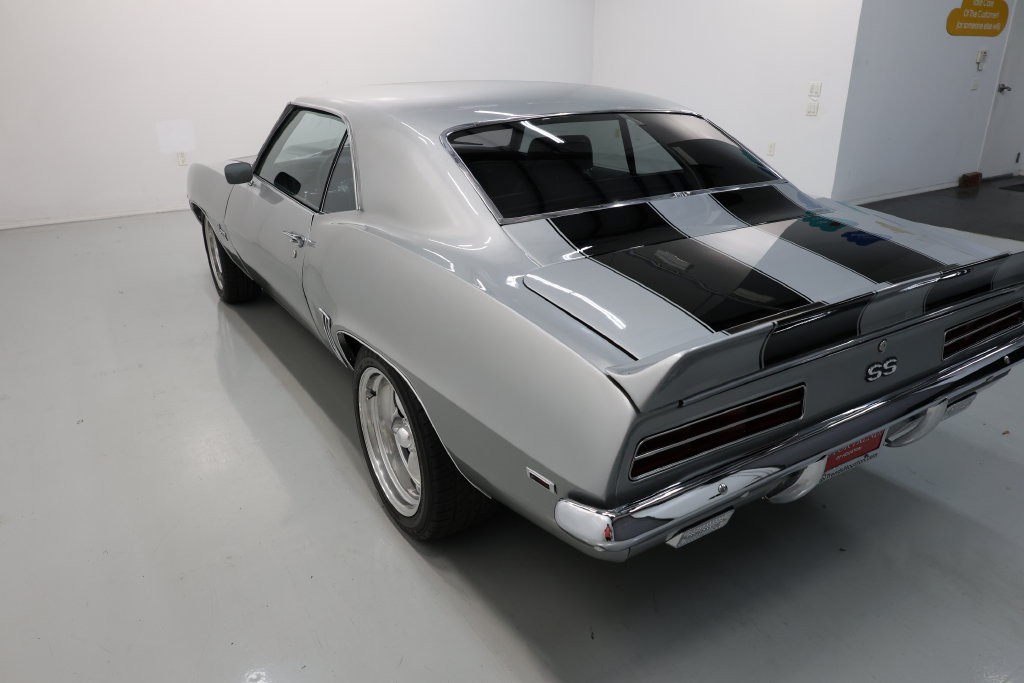 Chevrolet Camaro Vehicle Full-screen Gallery Image 46