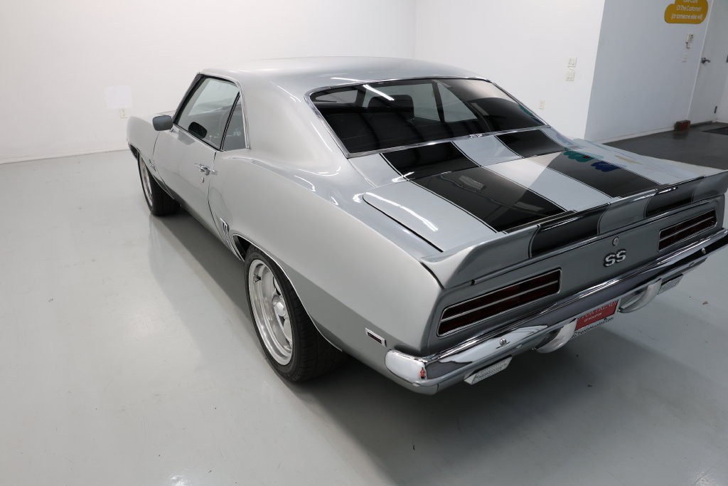 Chevrolet Camaro Vehicle Full-screen Gallery Image 47