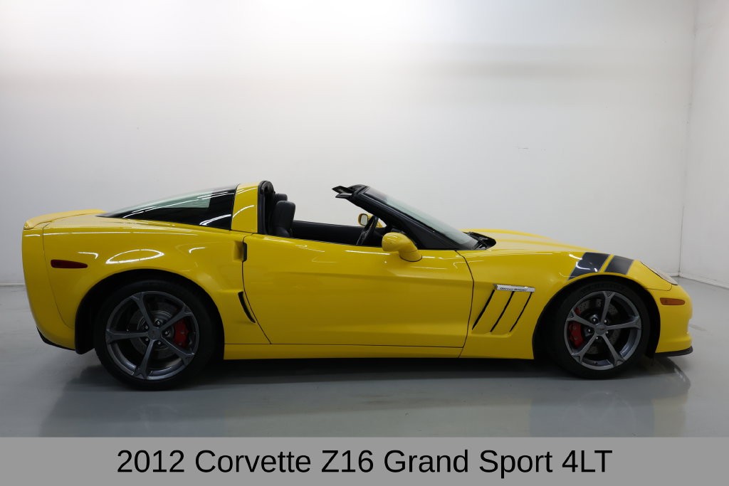 Chevrolet Corvette Vehicle Full-screen Gallery Image 04