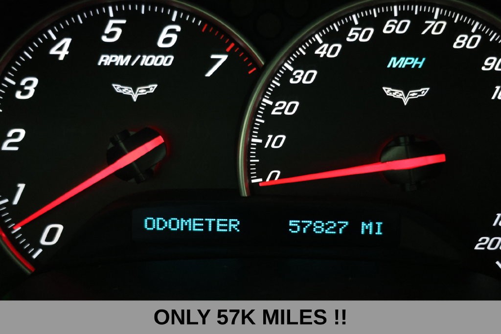 Chevrolet Corvette Vehicle Full-screen Gallery Image 05