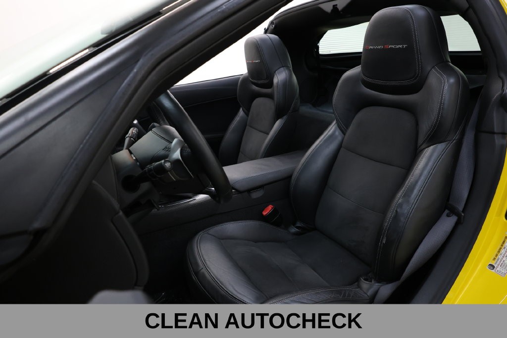 Chevrolet Corvette Vehicle Full-screen Gallery Image 08