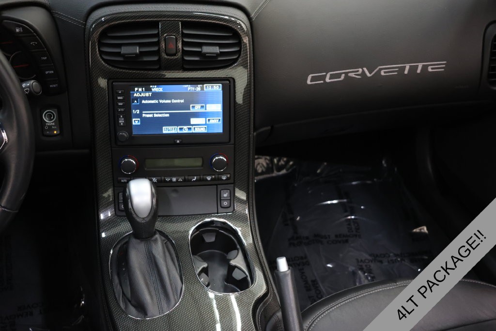 Chevrolet Corvette Vehicle Full-screen Gallery Image 12