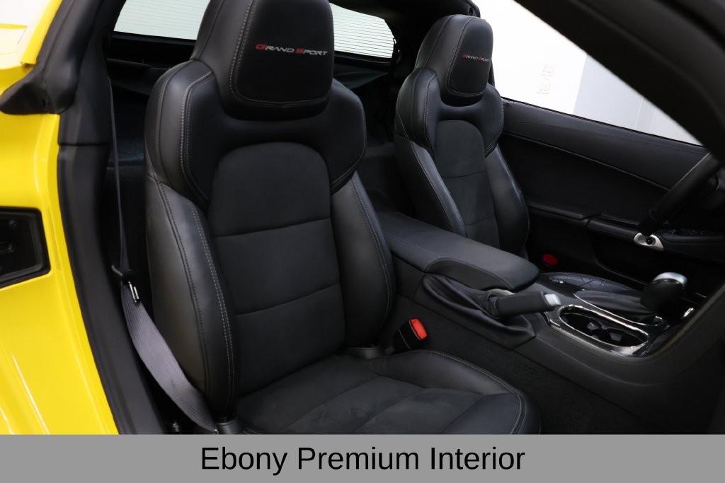 Chevrolet Corvette Vehicle Full-screen Gallery Image 13