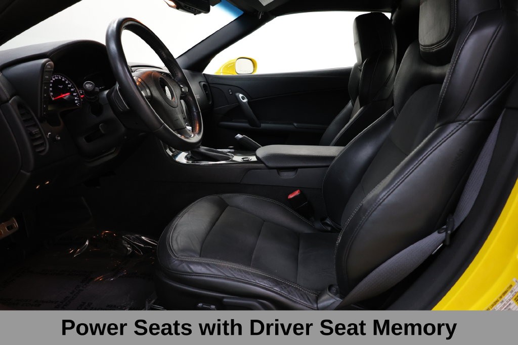 Chevrolet Corvette Vehicle Full-screen Gallery Image 24