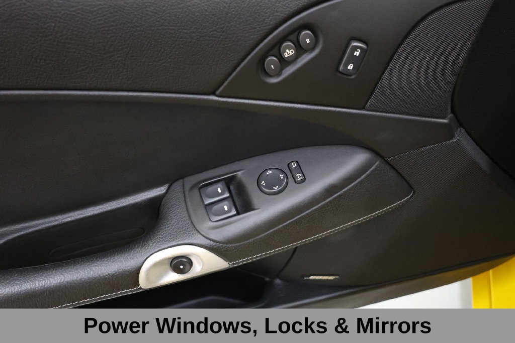 Chevrolet Corvette Vehicle Full-screen Gallery Image 36