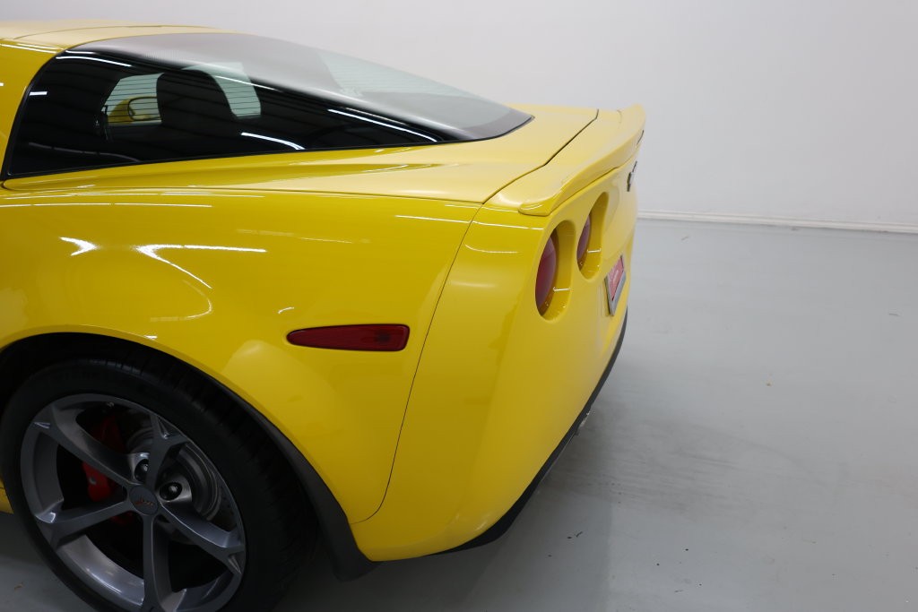 Chevrolet Corvette Vehicle Full-screen Gallery Image 64